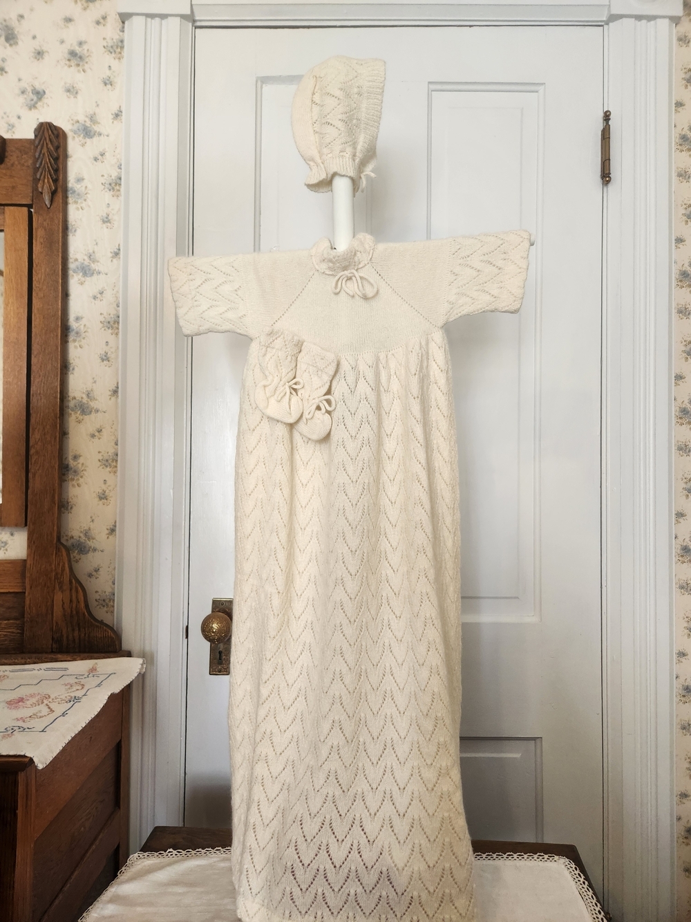 100% American Cashmere Cream Baby Christening Gown W/ Matching Bonnet & Booties